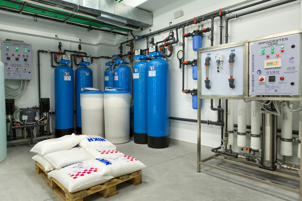 Raum für Wasseraufbereitung: doppelte Umkehrosmose